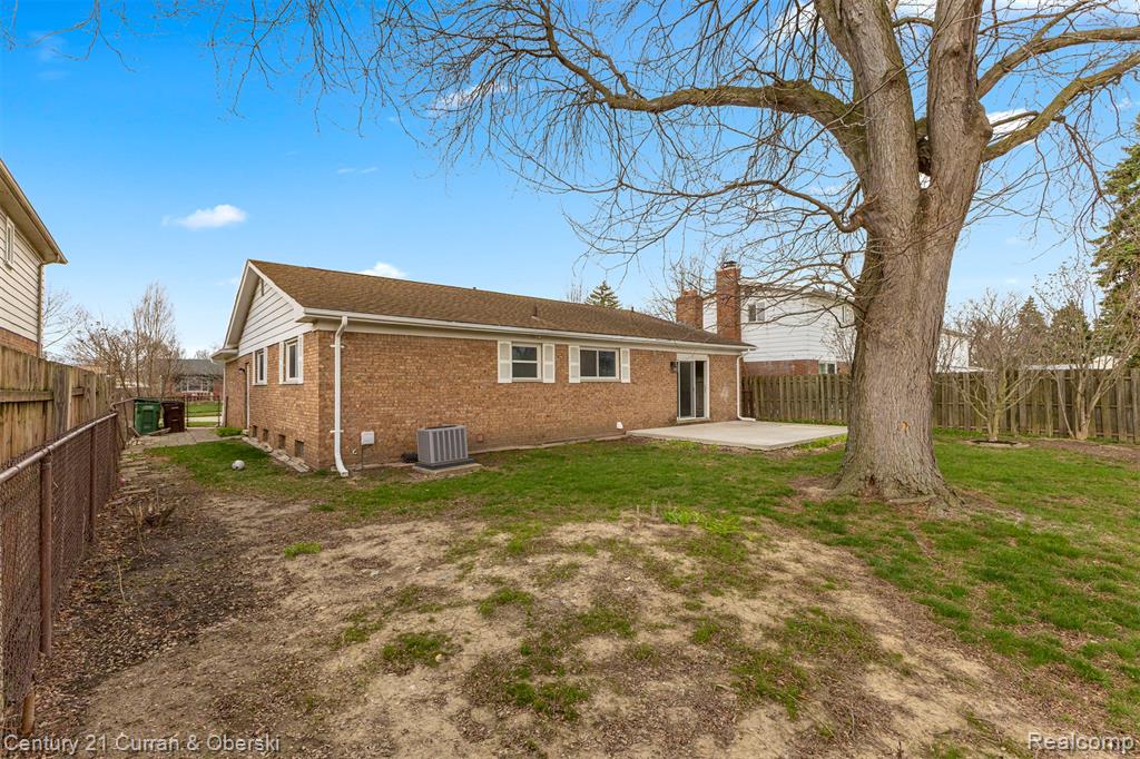 12215 Manor Drive, Southgate, MI 48195 — Photo 27