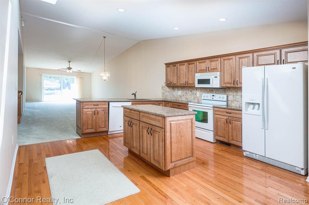 804 Crystal Lane, Marysville, MI 48040 — Photo 14