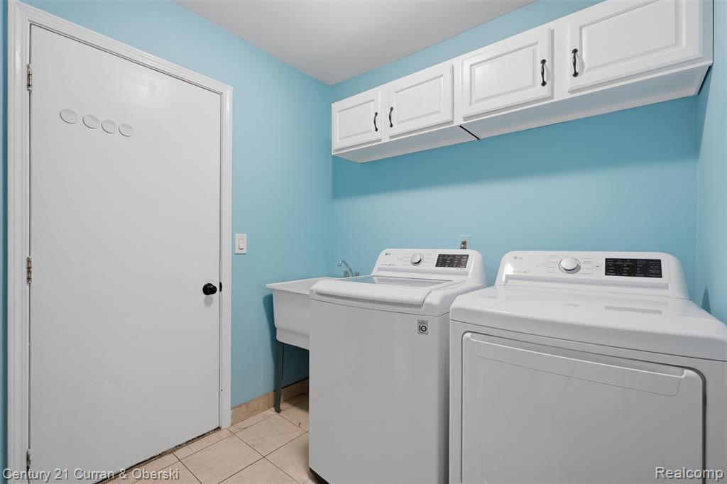 47008 Cider Mill Drive, Novi, MI — Photo 26