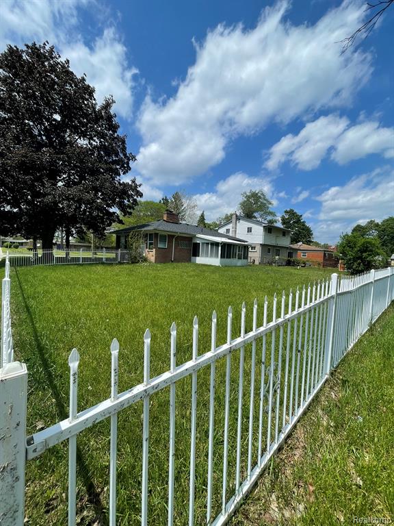 19800 Berg Road, Detroit, MI 48219 — Photo 2