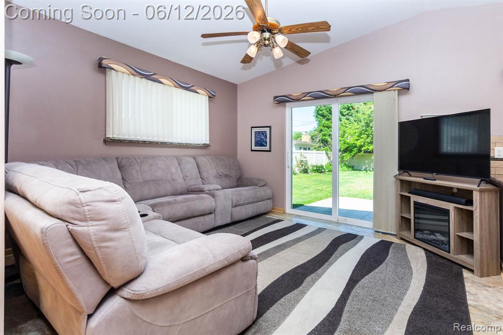 4062 Lexington Drive, Trenton, MI 48183 — Photo 12