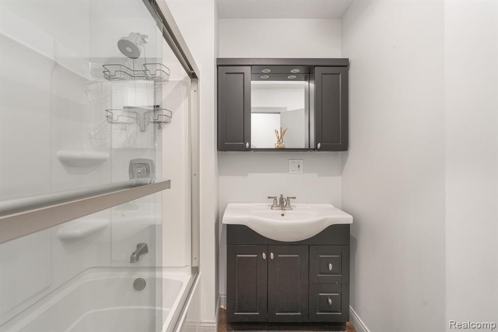 6803 Napoleon Road, Jackson, MI 49201 — Photo 31