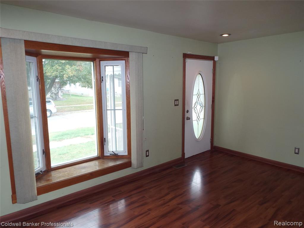263 N Walnut Street, Mount Clemens, MI 48043 — Photo 4