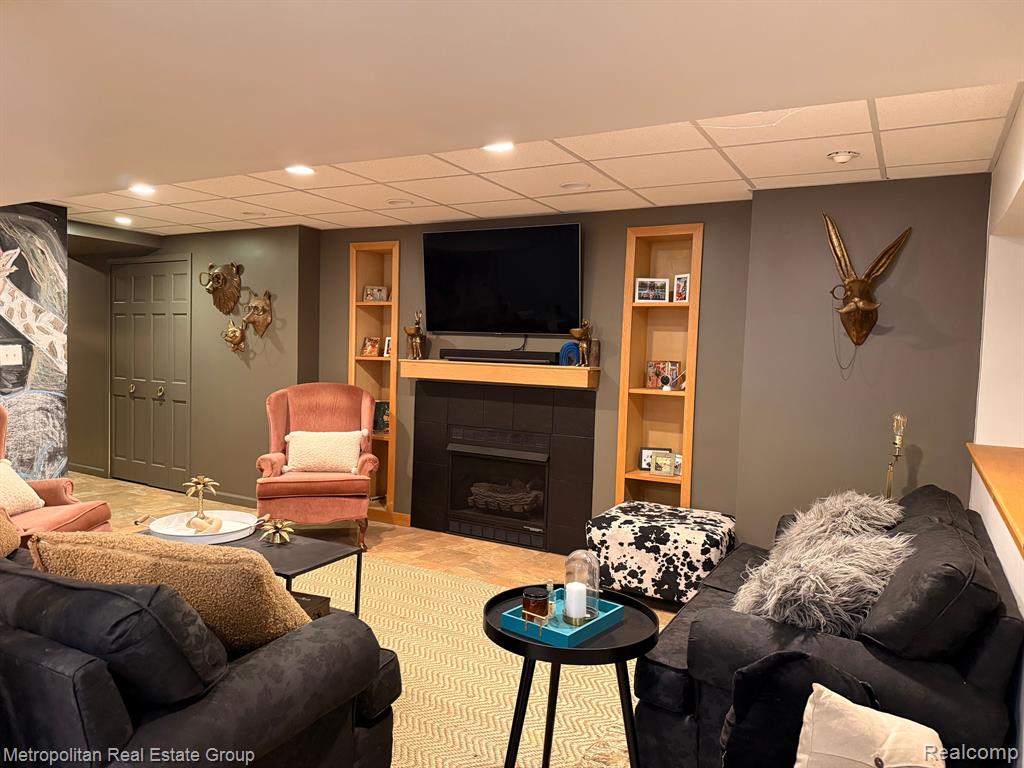 9327 LAKE CREST Drive, Whitmore Lake, MI 48189 — Photo 23