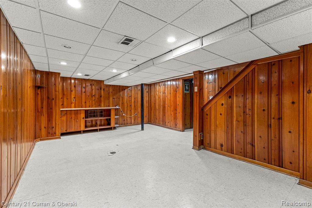 9804 Hubert Avenue, Allen Park, MI 48101 — Photo 17