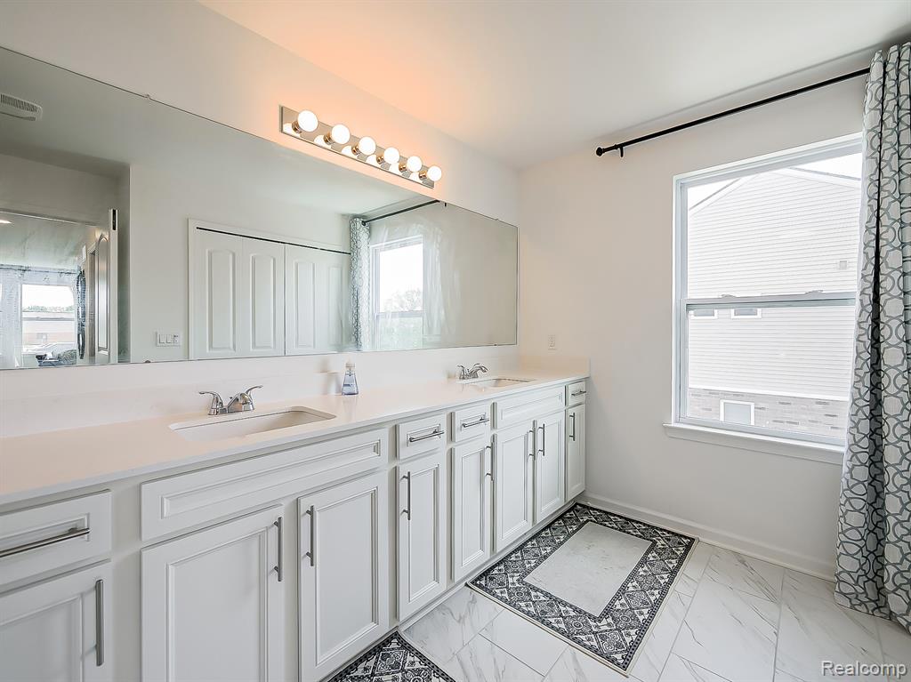 4054 Jayden Court, Sterling Heights, MI 48314 — Photo 24