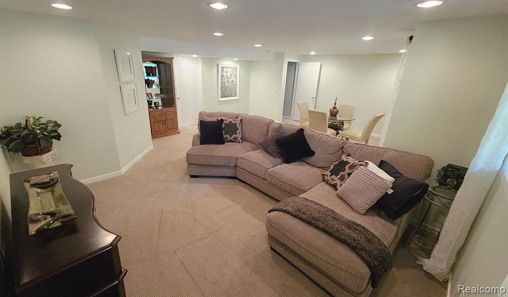 41778 WEBSTER Court, Novi, MI 48377 — Photo 36