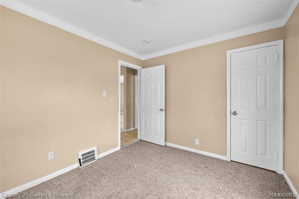 8468 Minock Street, Detroit, MI 48228 — Photo 10