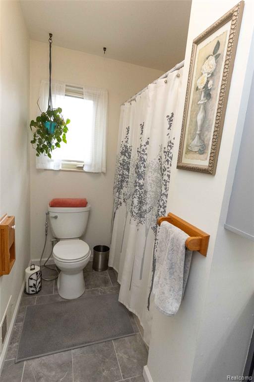 5685 S Aylesbury Drive, Waterford, MI 48327 — Photo 24