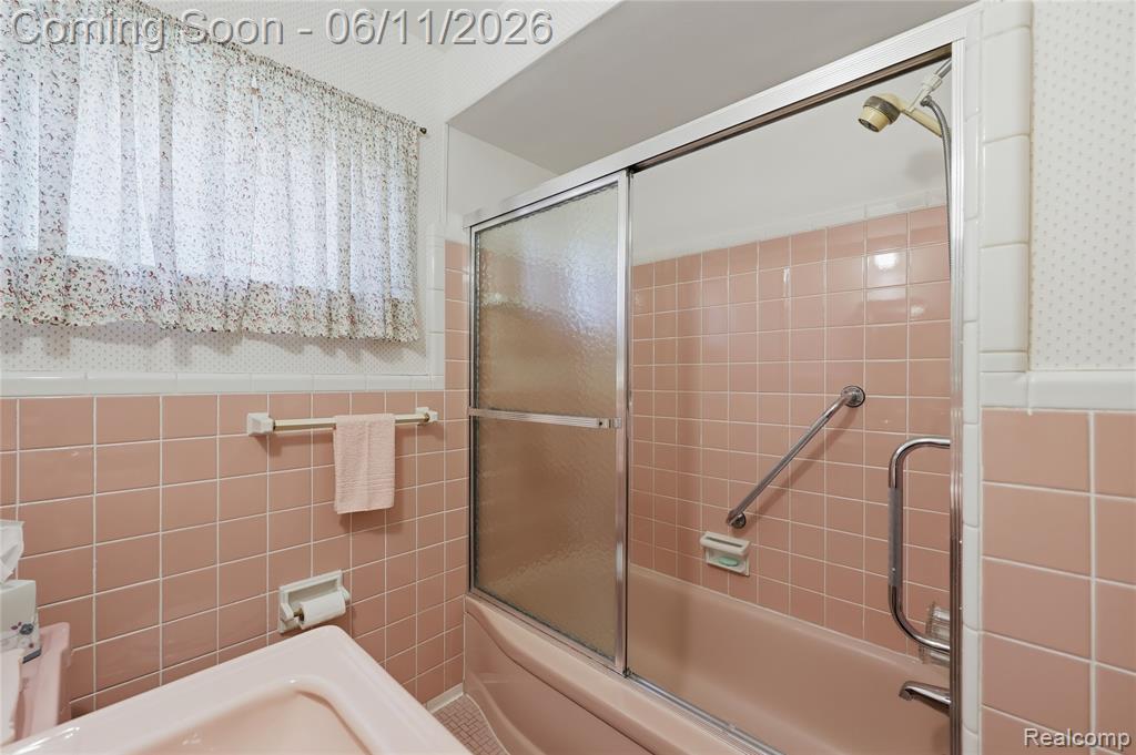 29609 Mark Avenue, Madison Heights, MI 48071 — Photo 20