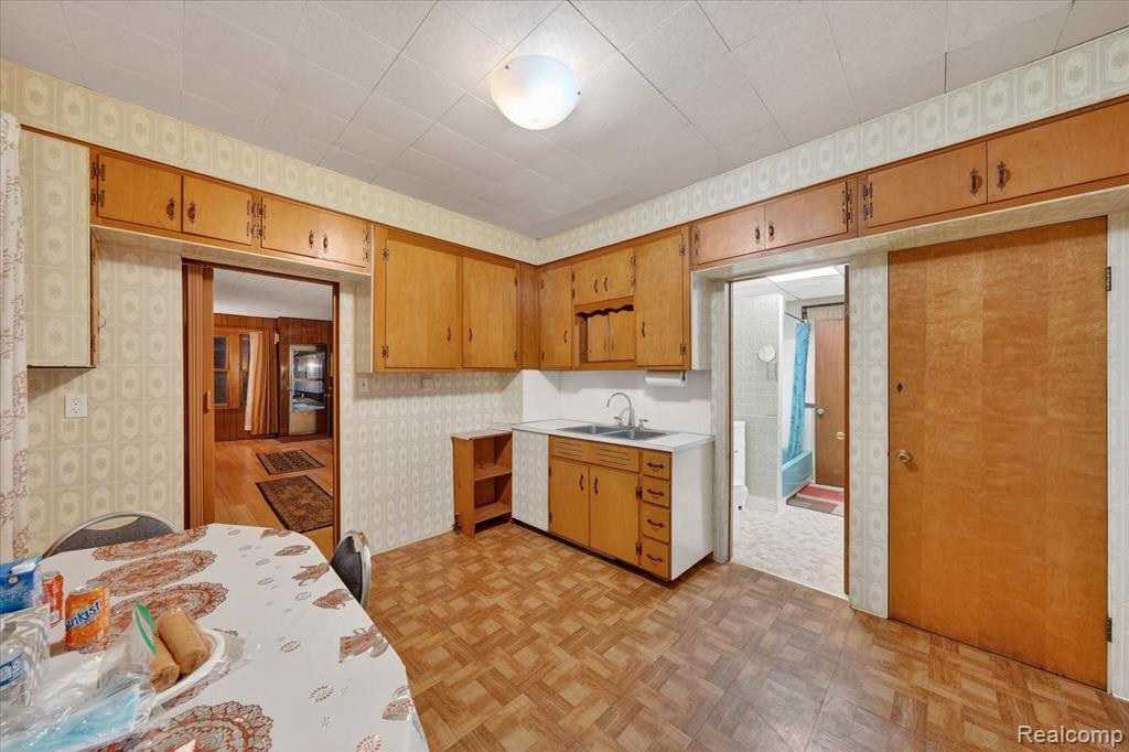 5086 Casmere Street, Detroit, MI 48212 — Photo 14