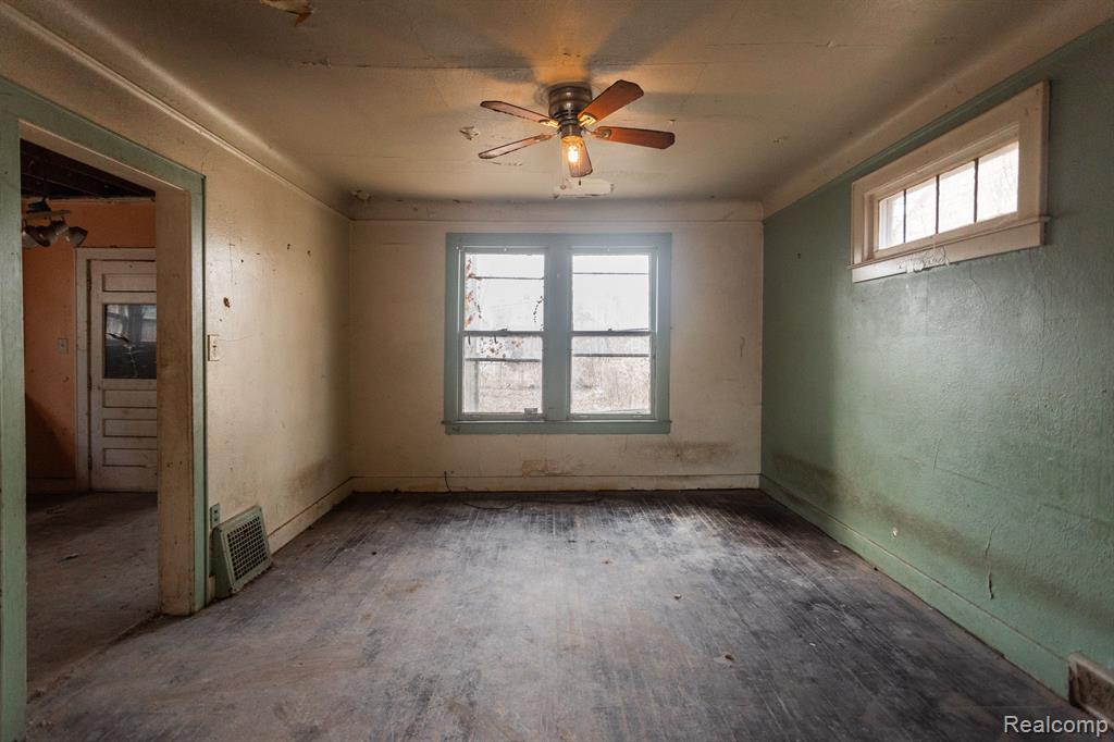 9169 WARD Street, Detroit, MI 48228 — Photo 5
