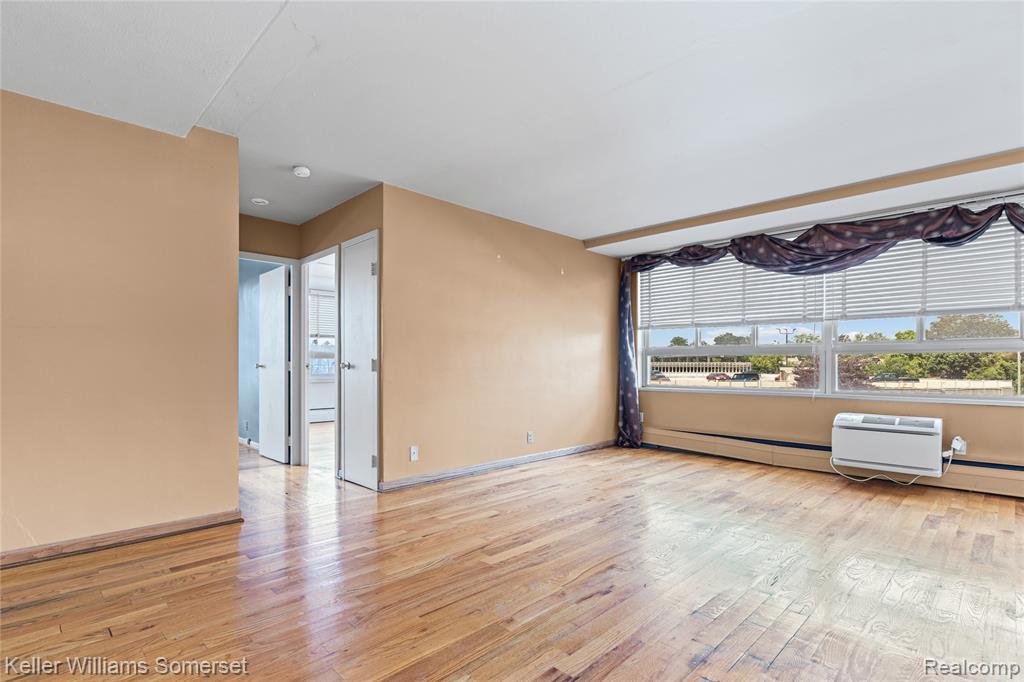 8900 Jefferson Avenue, 204, Detroit, MI 48214 — Photo 21