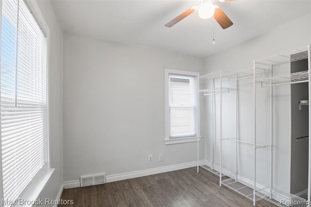 1448 E HARRY Avenue, Hazel Park, MI 48030 — Photo 11