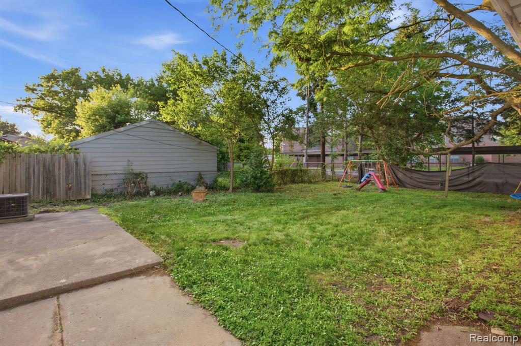 4685 Julius Boulevard, Westland, MI 48186 — Photo 35