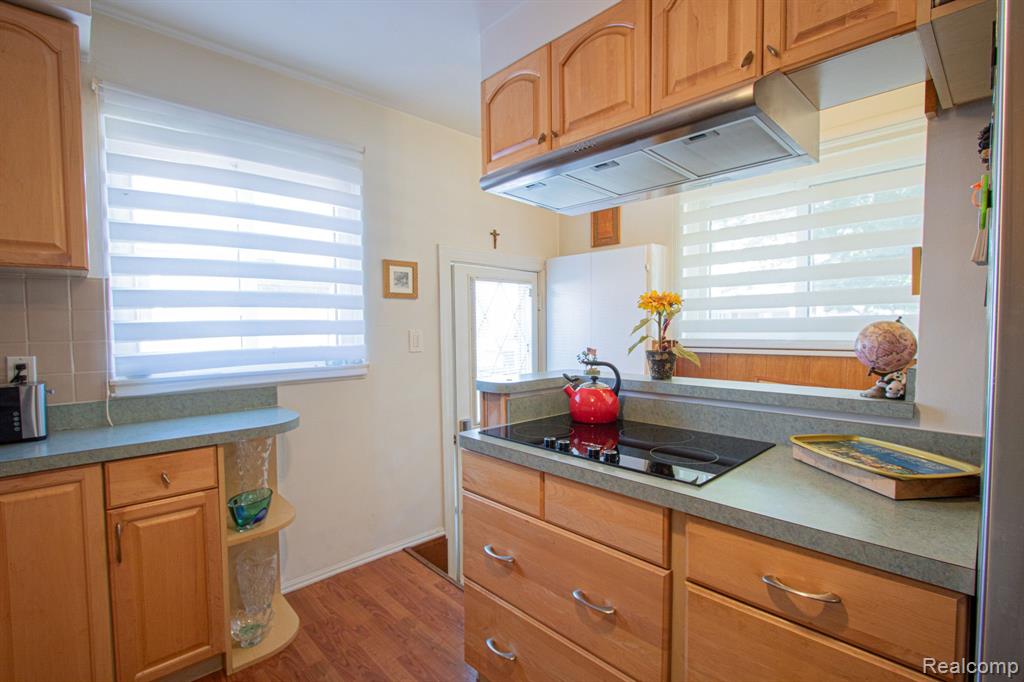 25125 CAMPBELL Avenue, Warren, MI 48089 — Photo 8
