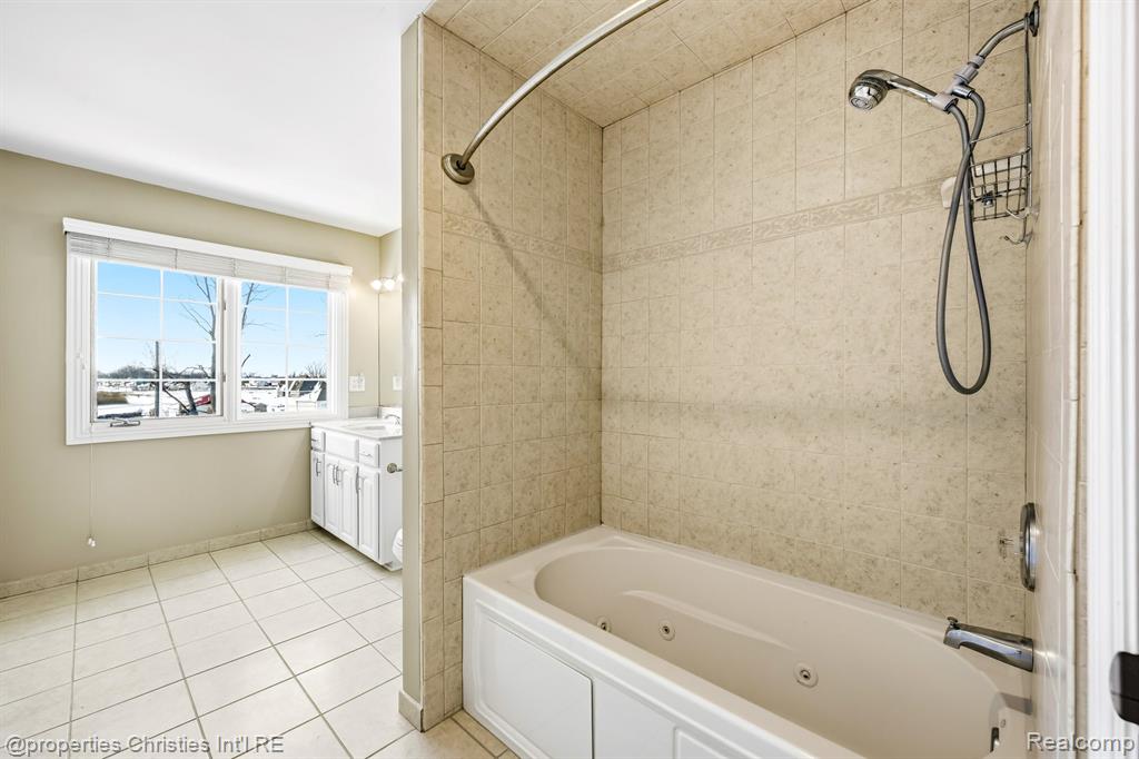 9996 Tashmoo Lane, 2, Clay, MI 48001 — Photo 40