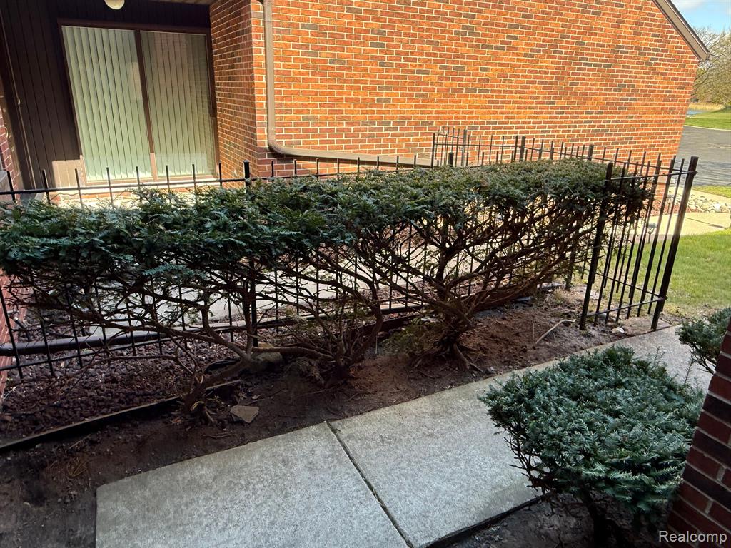 11 KIMBERLY Lane, 54, Dearborn, MI 48120 — Photo 6
