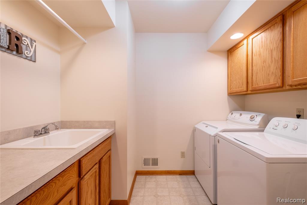 5355 Wyndemere Common Square, Swartz Creek, MI 48473 — Photo 20
