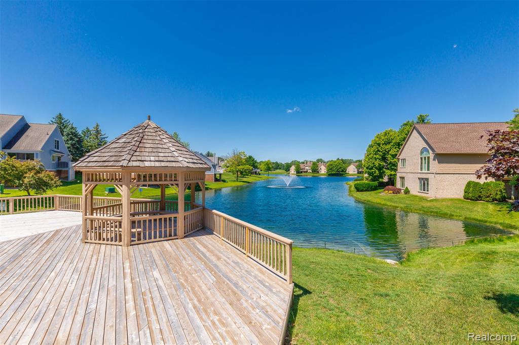 881 Tartan Trail, Bloomfield Hills, MI 48304 — Photo 35