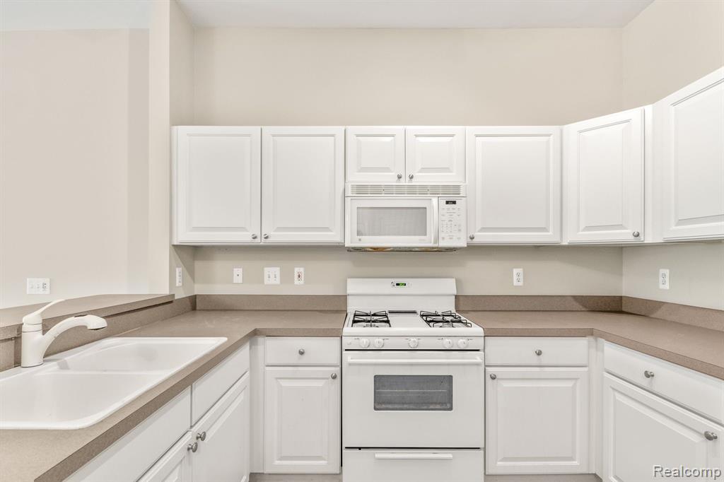 2781 Knightsbridge Circle, 72, Ann Arbor, MI 48105 — Photo 4