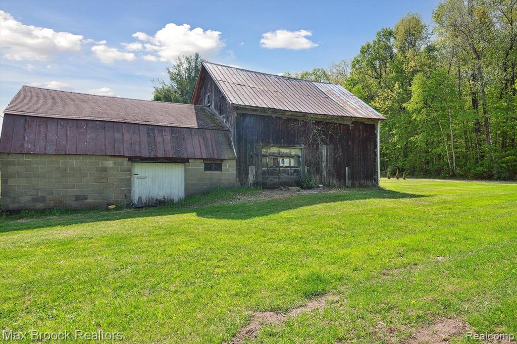 67 SUUPPI Drive, Lapeer, MI 48446 — Photo 21