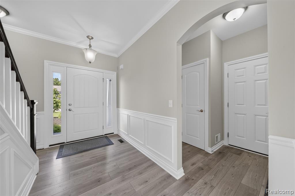 2429 Walnut View Dr, Howell, MI 48855 — Photo 5