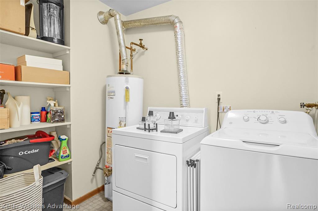 855 S Pontiac Trail, Walled Lake, MI 48390 — Photo 23