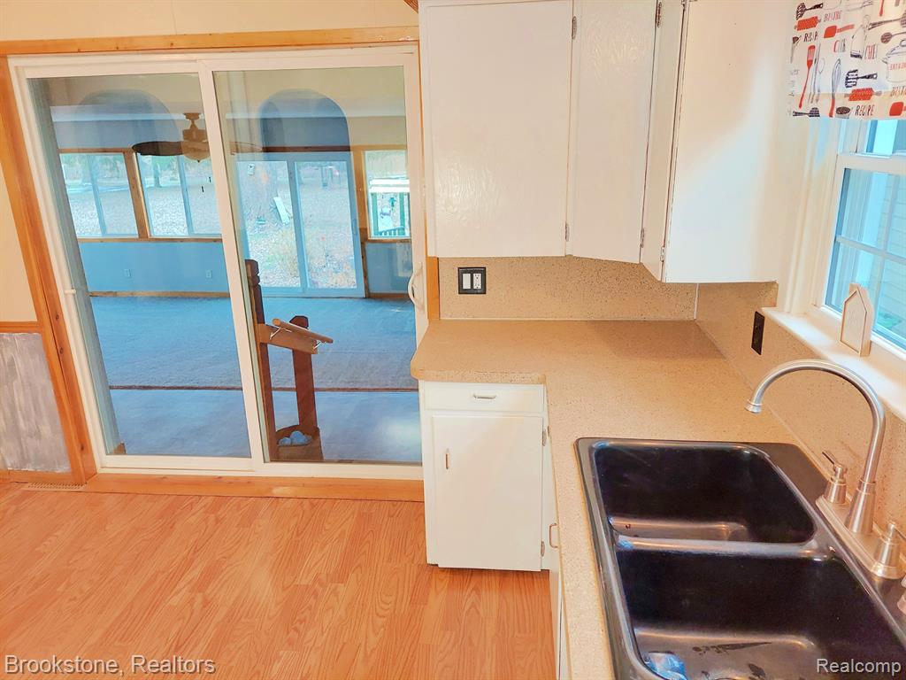 5104 CHESANING Road, Chesaning, MI 48616 — Photo 17