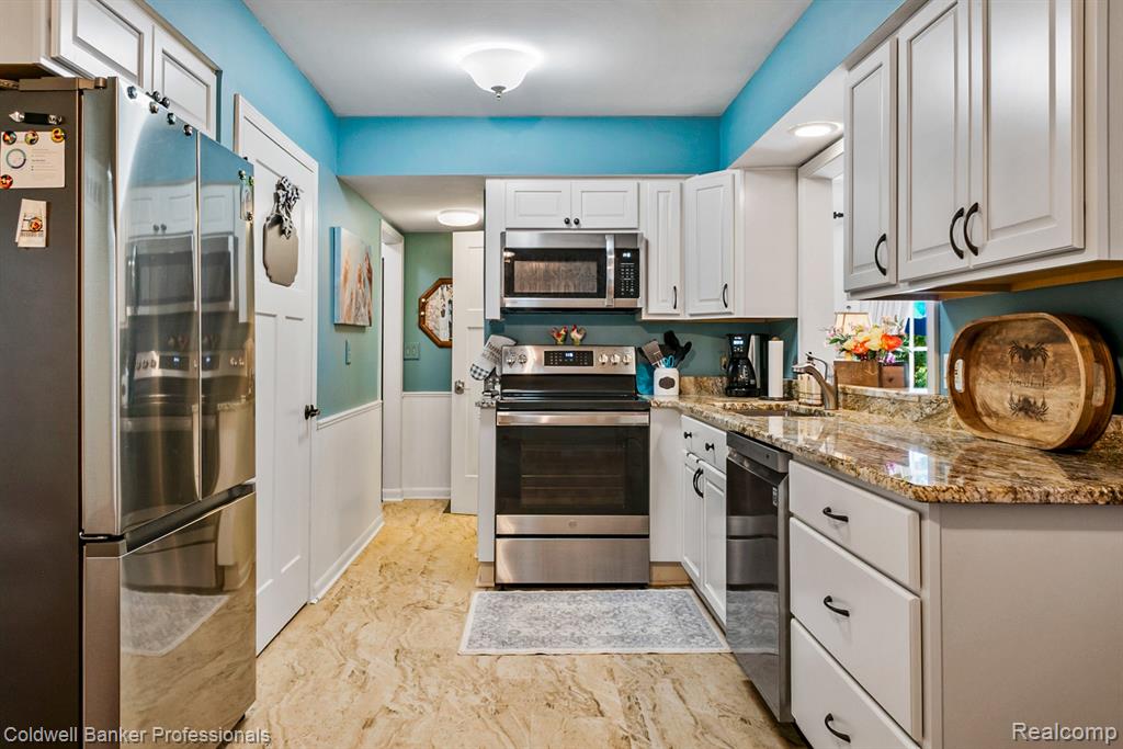 451 Hauxwell Drive, Lake Orion, MI 48362 — Photo 16
