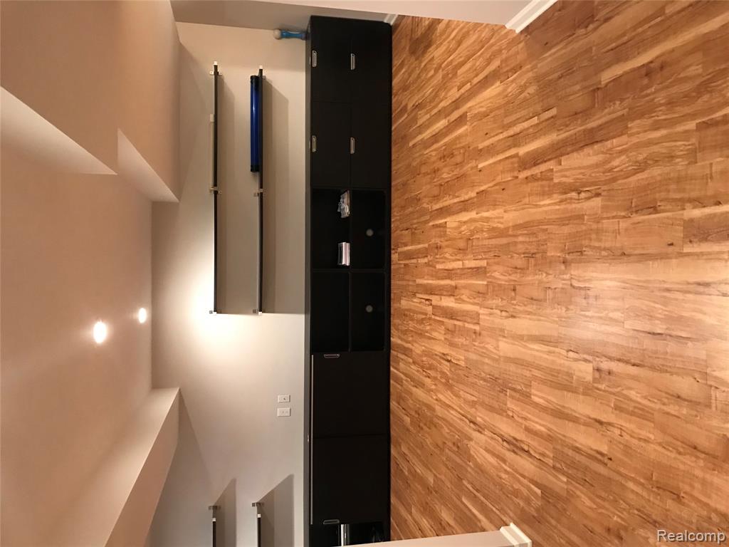420 James Circle, Royal Oak, MI 48067 — Photo 14