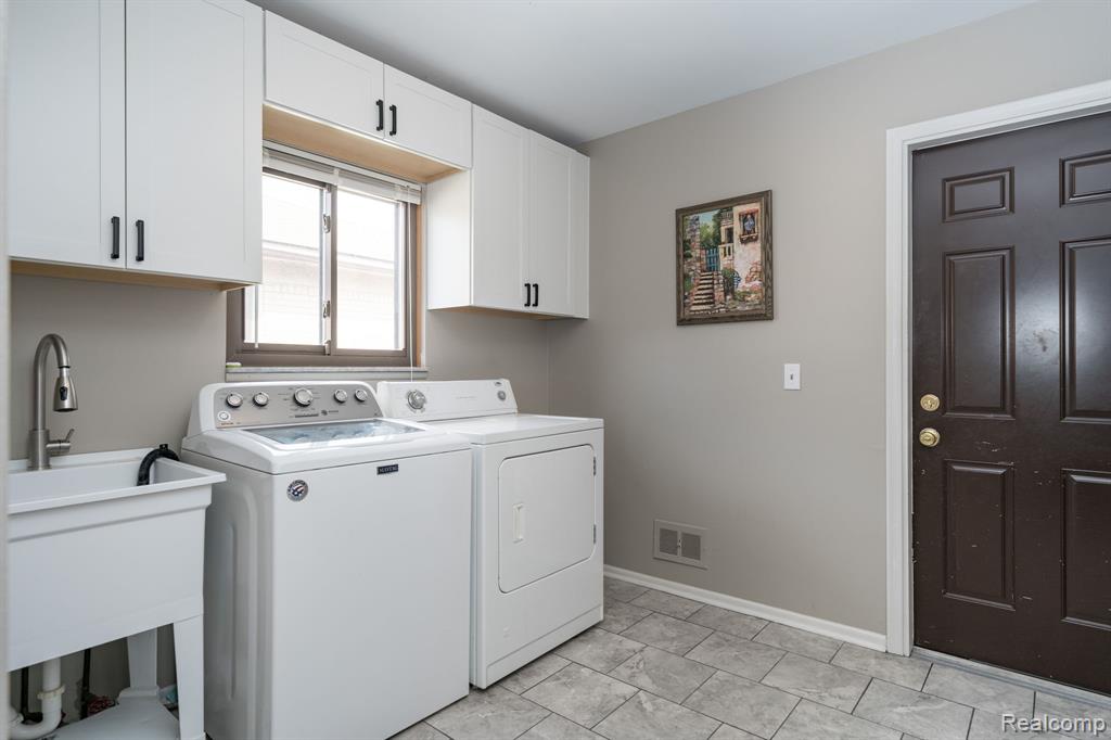 47303 Nola Drive, Macomb, MI 48044 — Photo 22