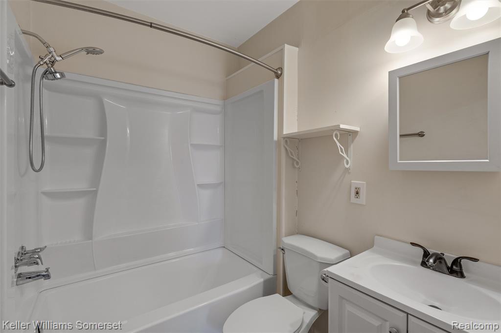 7051 Maxwell Avenue, Warren, MI 48091 — Photo 16