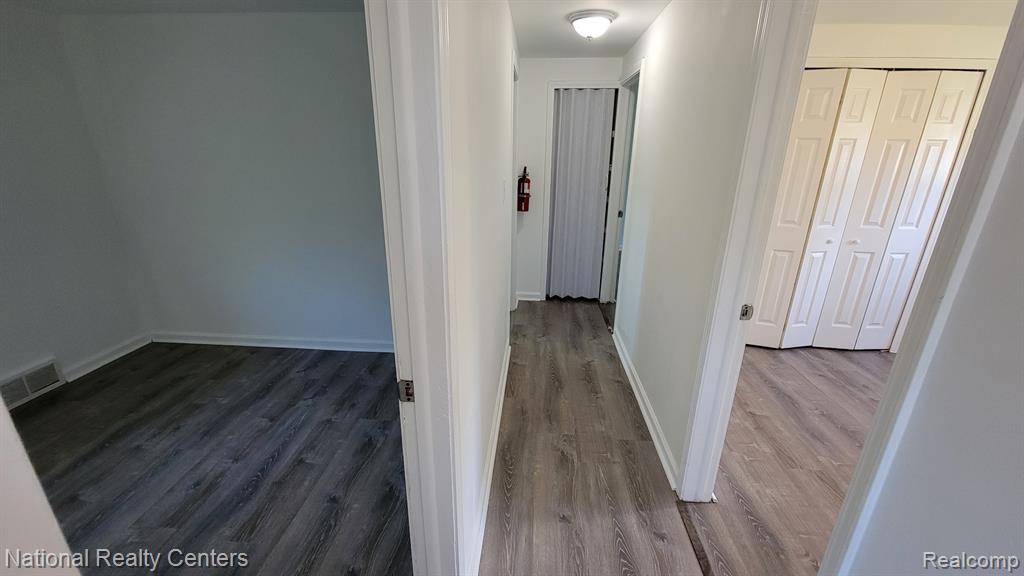 8753 LOZEN Drive, Sterling Heights, MI 48313 — Photo 15