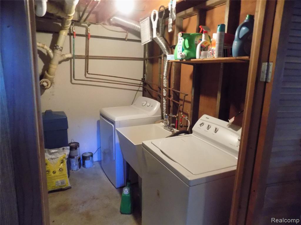 520 Whipple Street, South Lyon, MI 48178 — Photo 19
