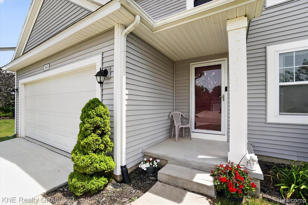 7067 Glenmeadow Court, Grand Blanc, MI 48439 — Photo 8