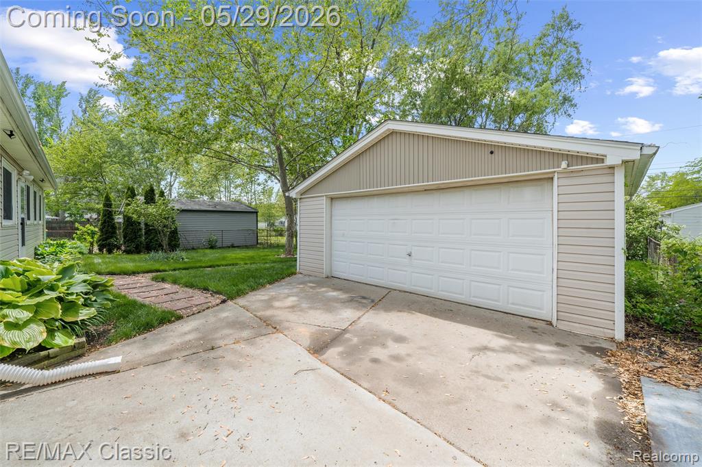 15586 Oakbrook Street, Romulus, MI 48174 — Photo 42