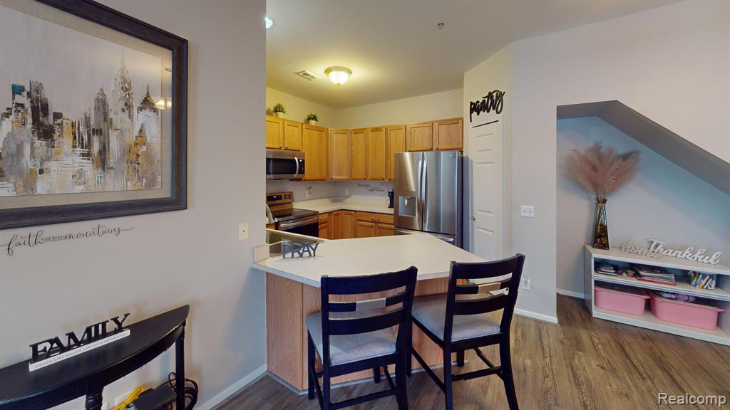 8109 ADDINGTON Drive, Commerce Twp, MI 48390 — Photo 18