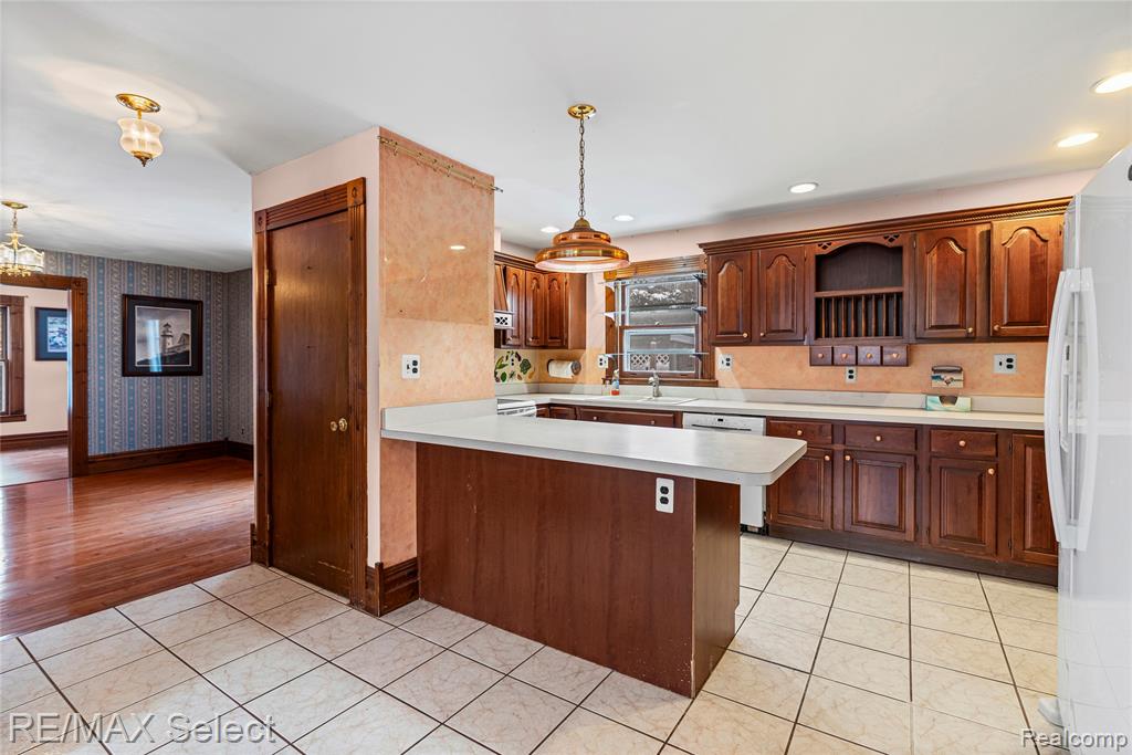 9710 Rattalee Lake Road, Clarkston, MI 48348 — Photo 17