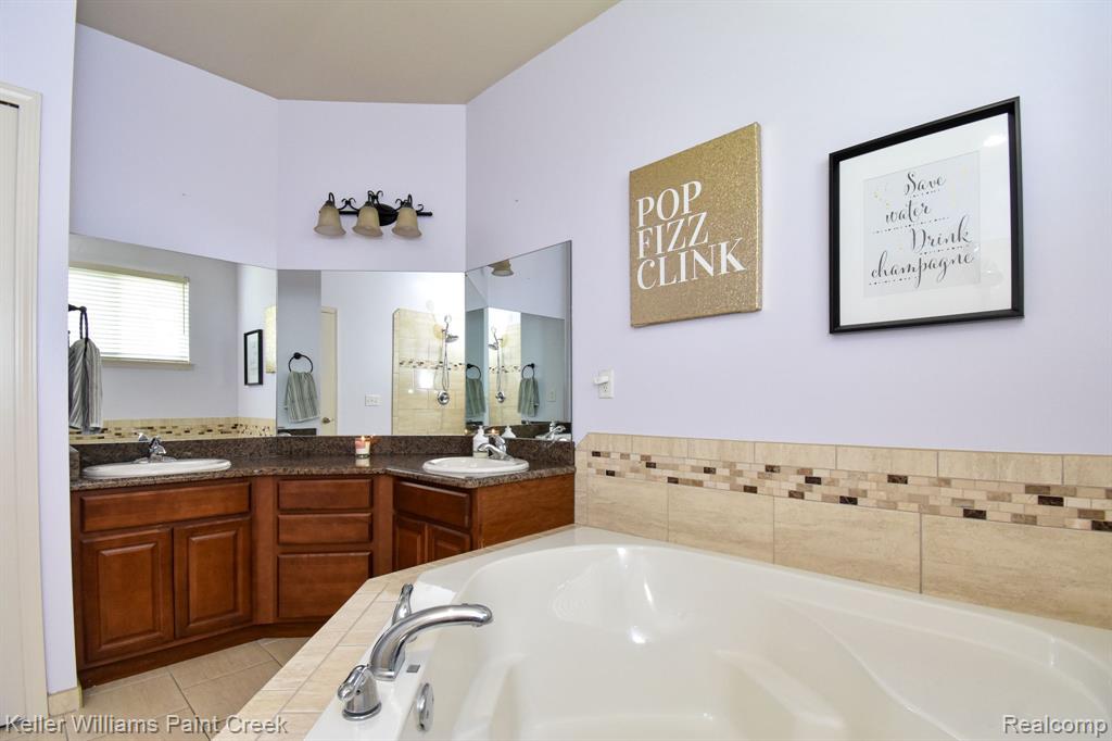 51405 CAROLINE Drive, Chesterfield, MI 48047 — Photo 24