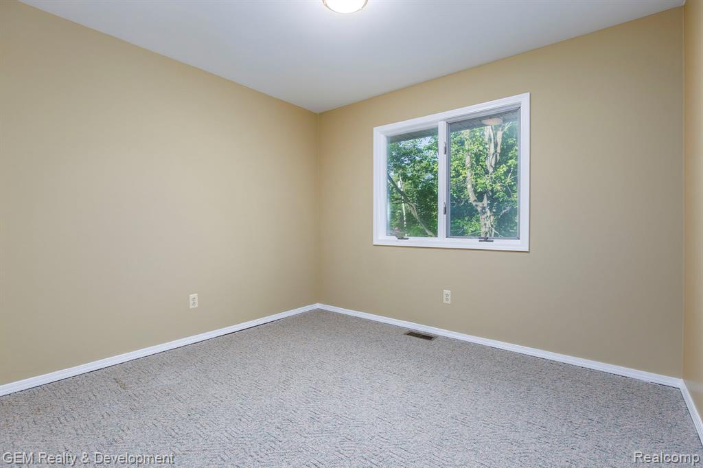 1111 Sarah Road, Pinckney, MI 48169 — Photo 25