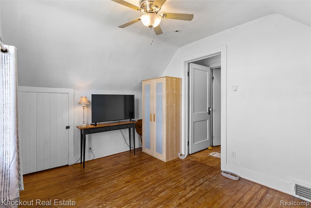 8058 Stanley Road, Flushing, MI 48433 — Photo 25