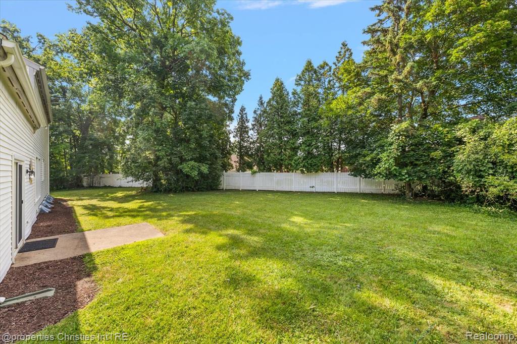 4069 Harbor Vista Drive, Orchard Lake Village, MI 48323 — Photo 45
