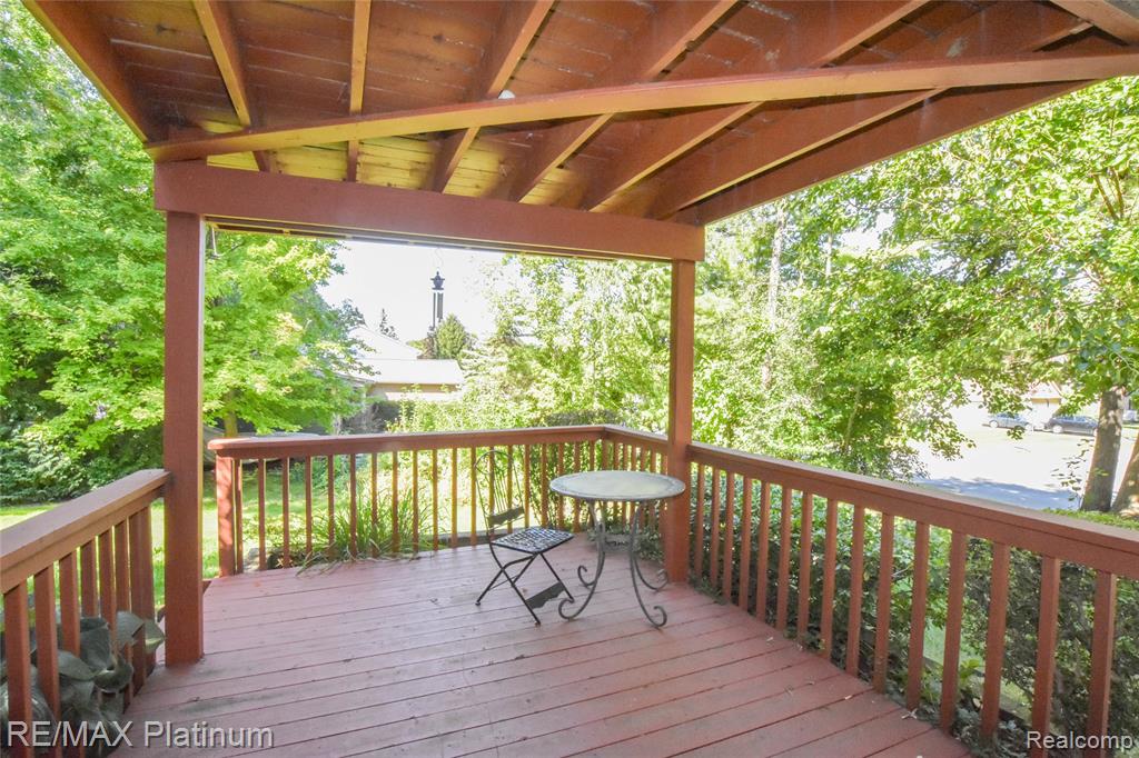 816 Maplewood Court, Brighton, MI 48116 — Photo 7