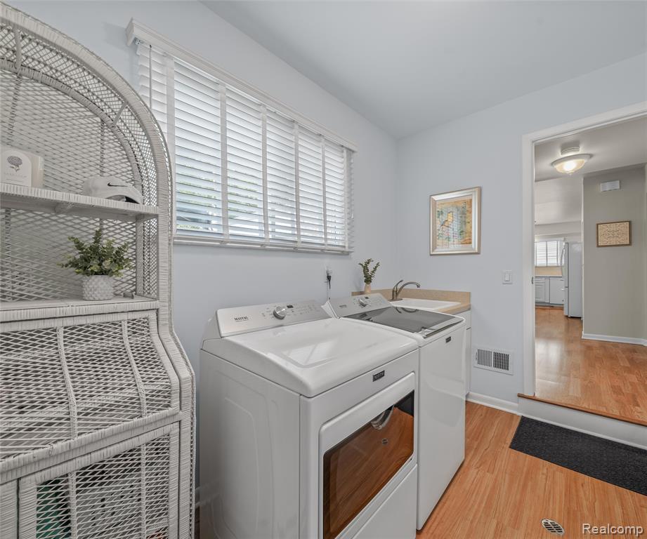 42736 BOULDEN Court, Canton, MI 48187 — Photo 46