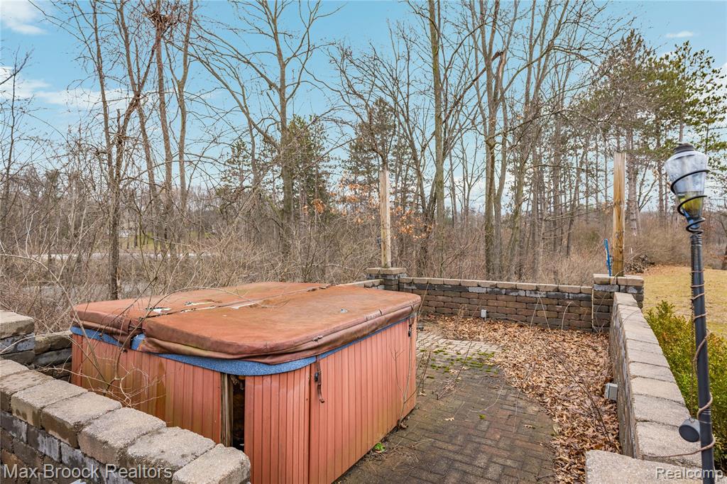 5186 Pinckney Road, Howell, MI 48843 — Photo 30