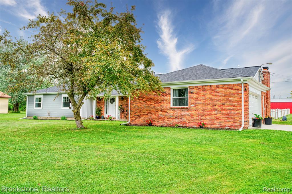 6245 Ray Road, Swartz Creek, MI 48473 — Photo 2