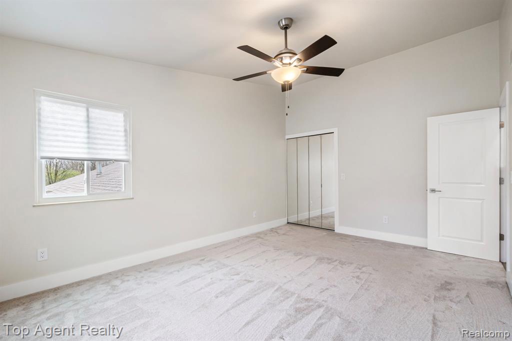 38887 Country Circle, Farmington Hills, MI 48331 — Photo 24