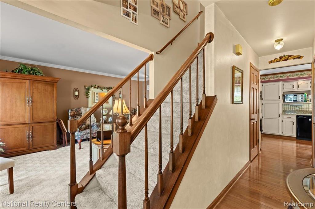 1018 FAIRWAY TRAILS Drive, Brighton, MI 48116 — Photo 8