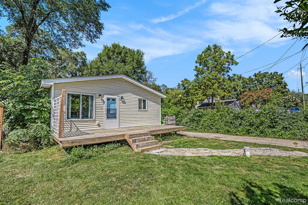 5355 Lake Grove Drive, White Lake, MI 48383 — Photo 7